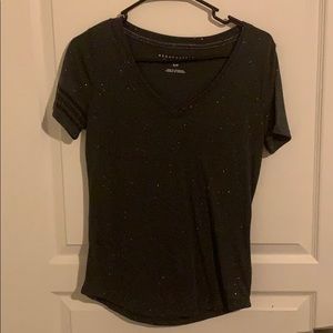 Dark gray/black tee shirt